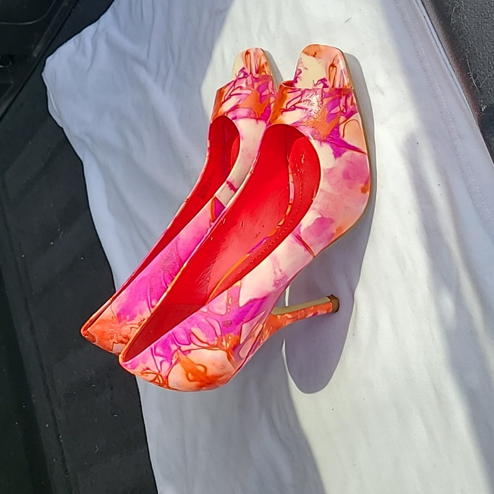 BCBG Multicolor Pink Heels